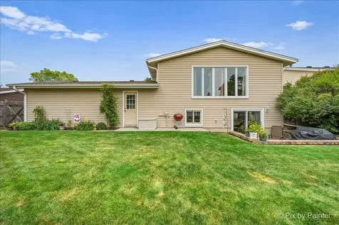 641 Devonshire Lane Crystal Lake IL 60014