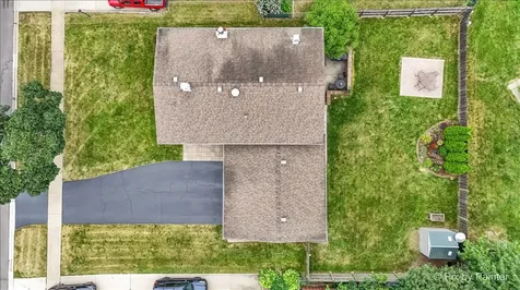 641 Devonshire Lane Crystal Lake IL 60014