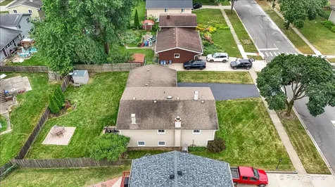 641 Devonshire Lane Crystal Lake IL 60014