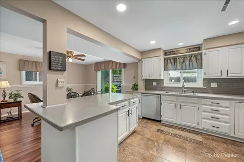 641 Devonshire Lane Crystal Lake IL 60014