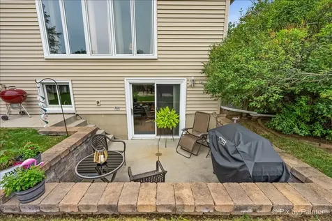 641 Devonshire Lane Crystal Lake IL 60014