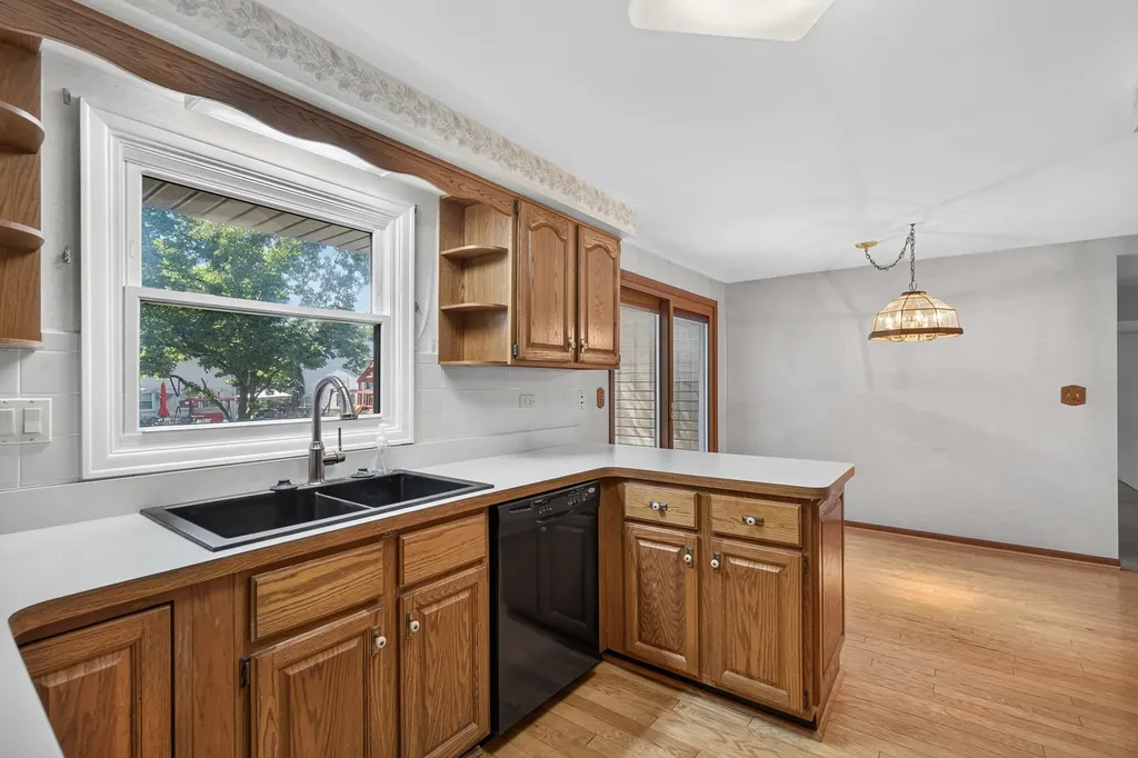 216 Samoset Lane Schaumburg IL 60193