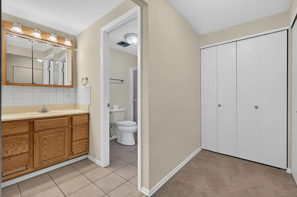 216 Samoset Lane Schaumburg IL 60193