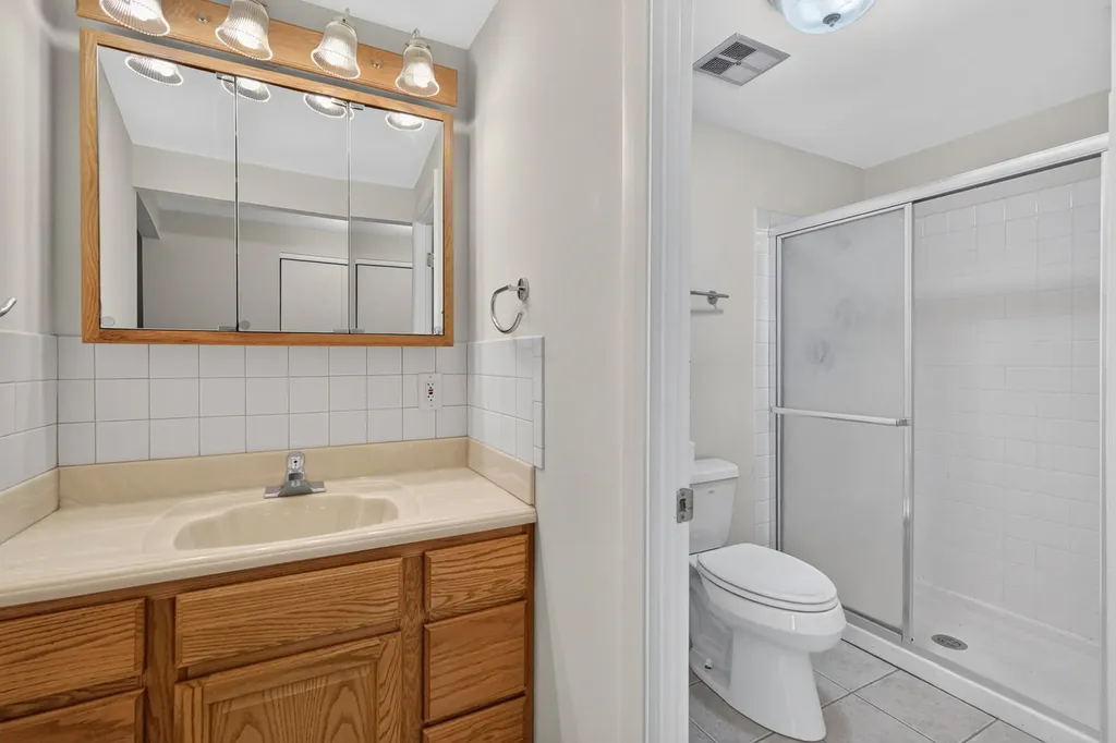 216 Samoset Lane Schaumburg IL 60193