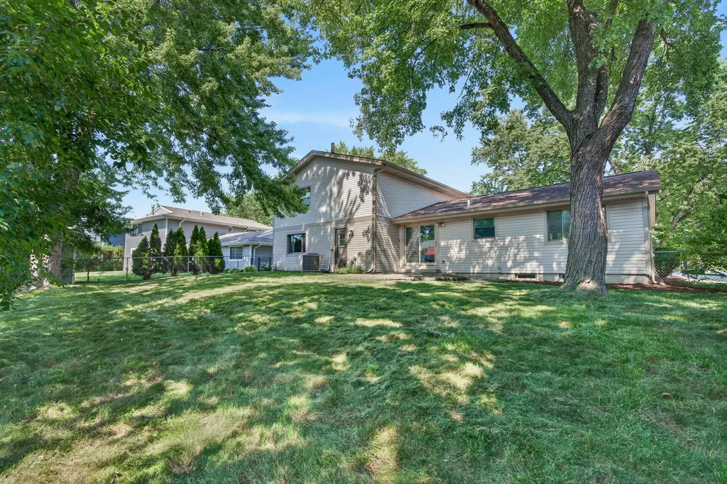 216 Samoset Lane Schaumburg IL 60193