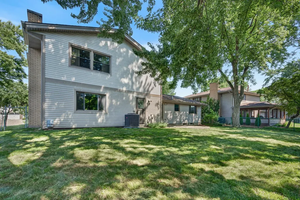 216 Samoset Lane Schaumburg IL 60193