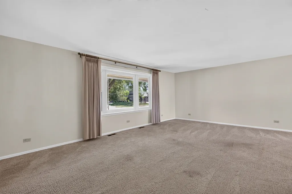 216 Samoset Lane Schaumburg IL 60193