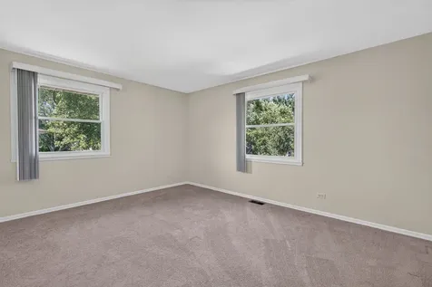216 Samoset Lane Schaumburg IL 60193