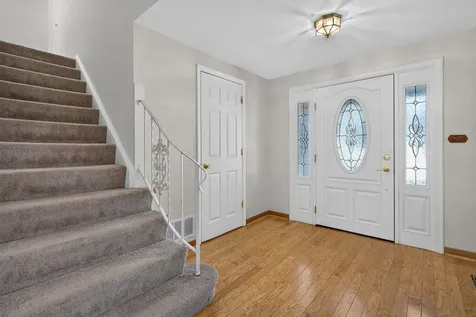 216 Samoset Lane Schaumburg IL 60193