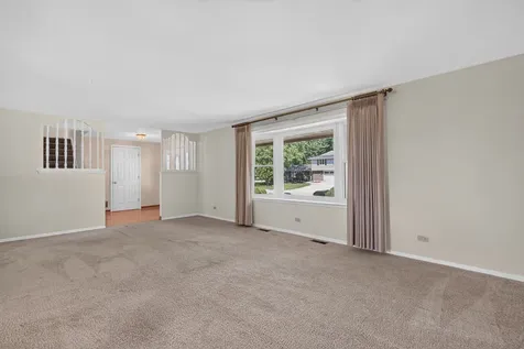 216 Samoset Lane Schaumburg IL 60193