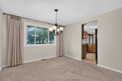 216 Samoset Lane Schaumburg IL 60193