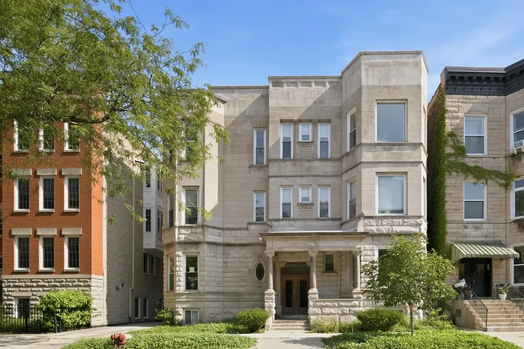 626 West Buckingham Place Chicago IL 60657