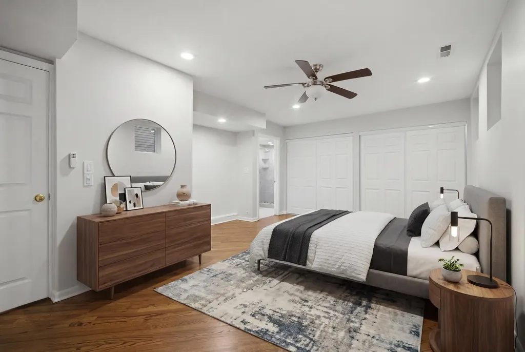 626 West Buckingham Place Chicago IL 60657