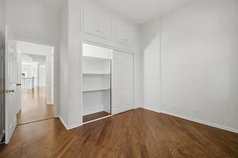 626 West Buckingham Place Chicago IL 60657