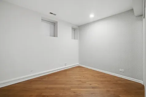 626 West Buckingham Place Chicago IL 60657