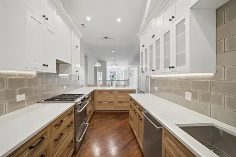 626 West Buckingham Place Chicago IL 60657