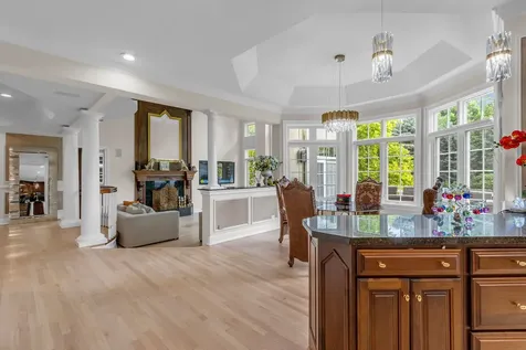 10 Clubside Court Burr Ridge IL 60527