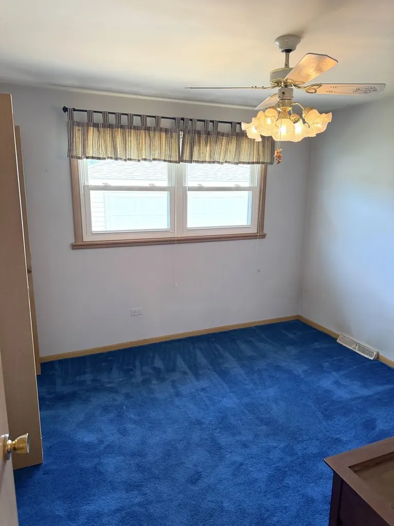 2816 West Seipp Street Chicago IL 60652