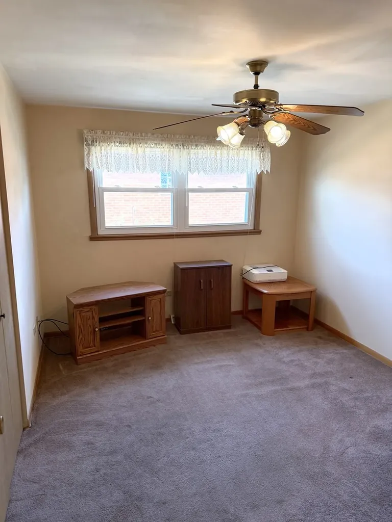 2816 West Seipp Street Chicago IL 60652