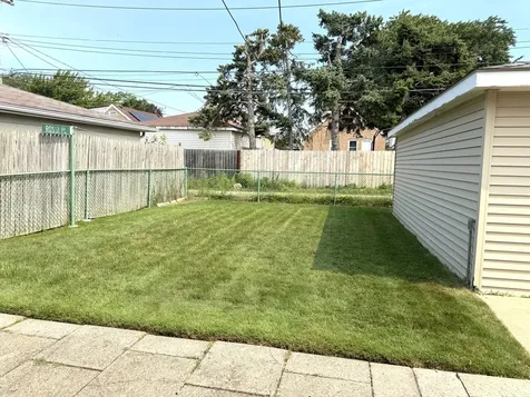 2816 West Seipp Street Chicago IL 60652