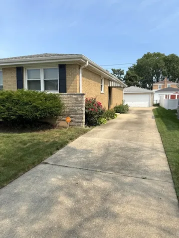 2816 West Seipp Street Chicago IL 60652
