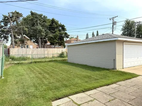 2816 West Seipp Street Chicago IL 60652