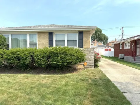 2816 West Seipp Street Chicago IL 60652
