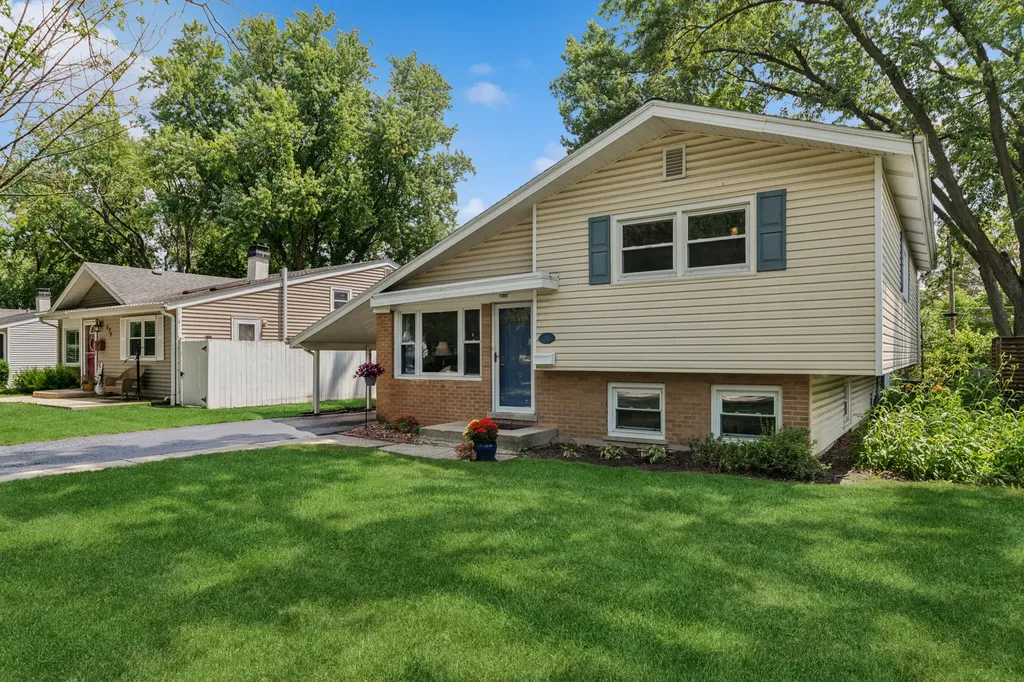 575 Lowden Avenue Glen Ellyn IL 60137