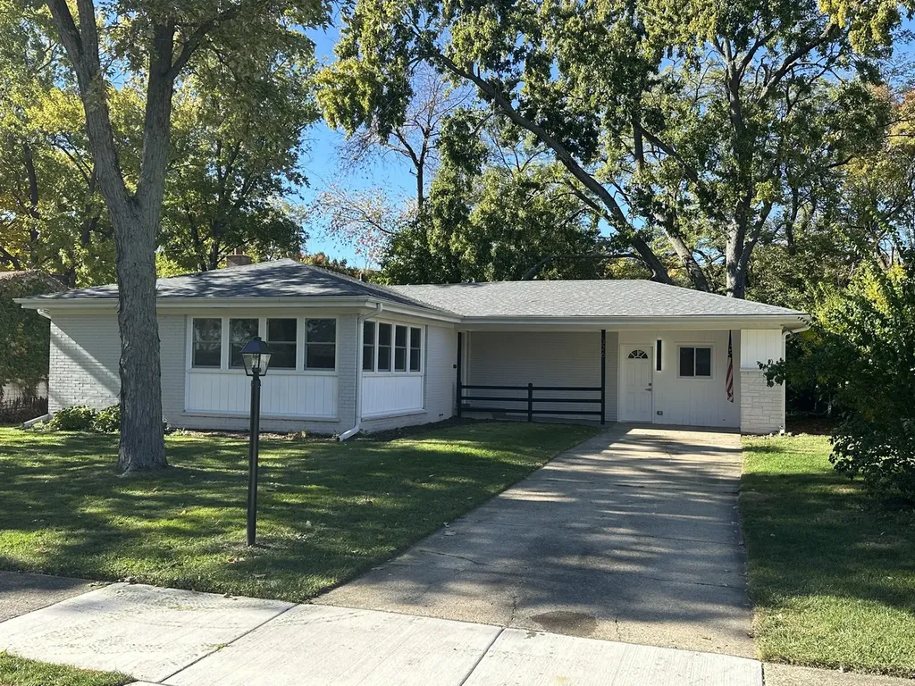 326 Indian Drive Glen Ellyn IL 60137