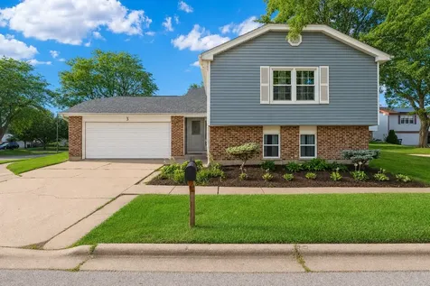 3 Whitehall Court Streamwood IL 60107