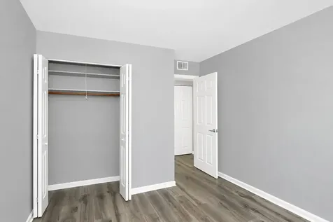 3 Whitehall Court Streamwood IL 60107