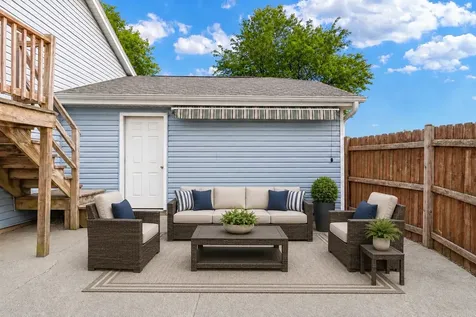 3 Whitehall Court Streamwood IL 60107