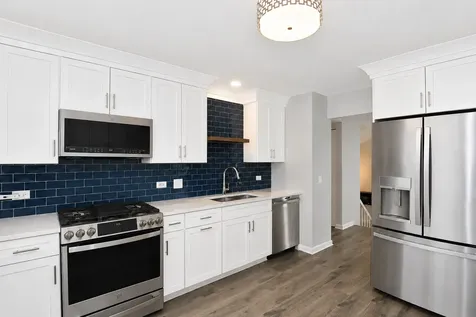 3 Whitehall Court Streamwood IL 60107