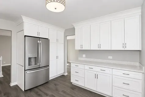 3 Whitehall Court Streamwood IL 60107