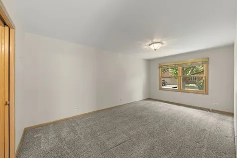207 Ashley Way Bloomingdale IL 60108
