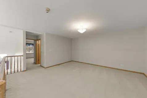 207 Ashley Way Bloomingdale IL 60108