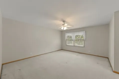 207 Ashley Way Bloomingdale IL 60108