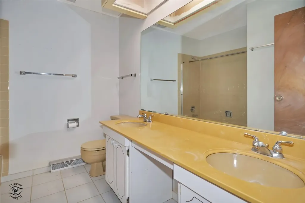 226 Charlestown Drive Bolingbrook IL 60440