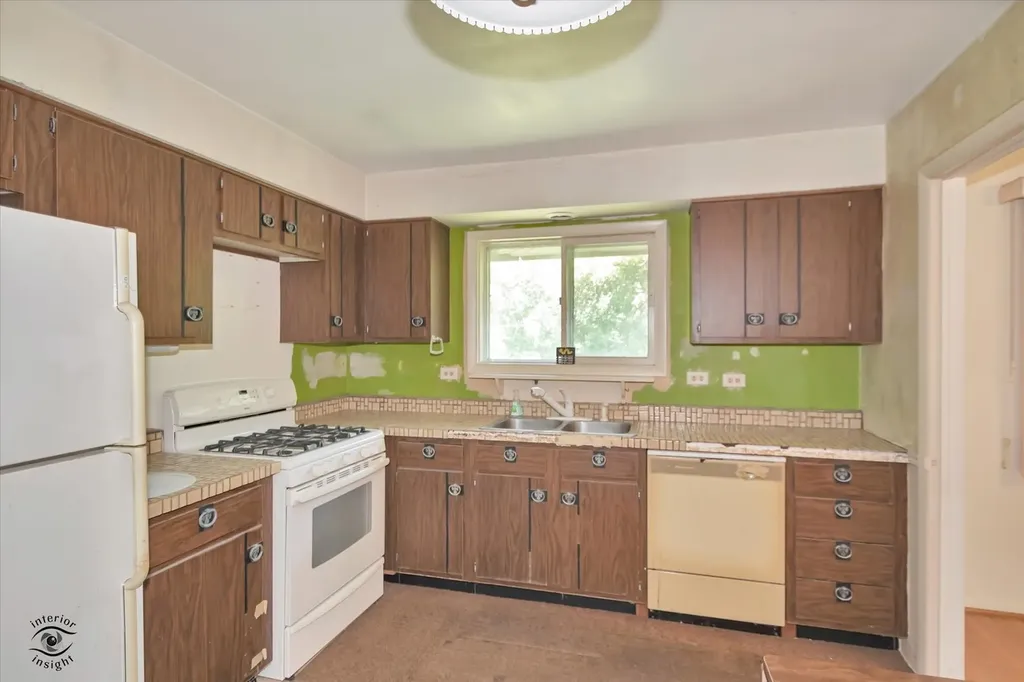 226 Charlestown Drive Bolingbrook IL 60440