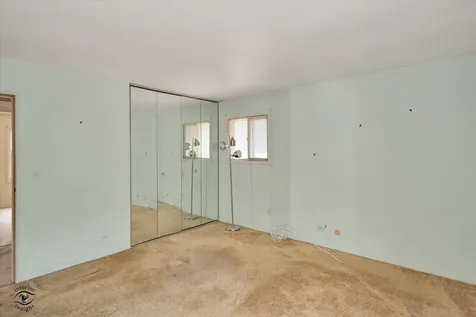 226 Charlestown Drive Bolingbrook IL 60440