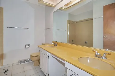 226 Charlestown Drive Bolingbrook IL 60440