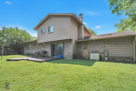226 Charlestown Drive Bolingbrook IL 60440