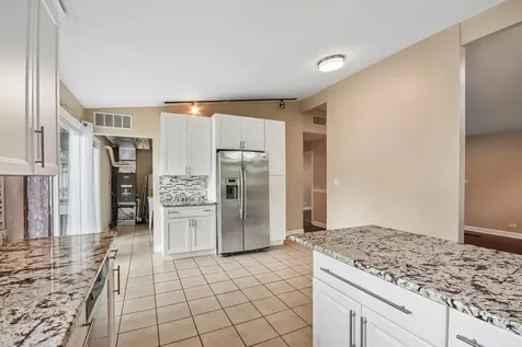 385 Anne Terrace Wheeling IL 60090