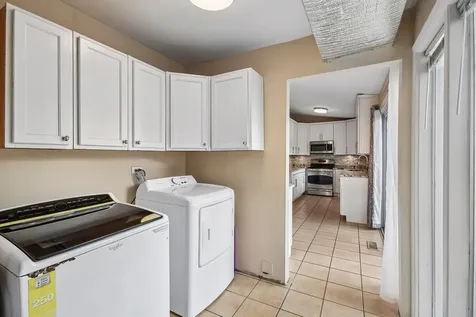 385 Anne Terrace Wheeling IL 60090