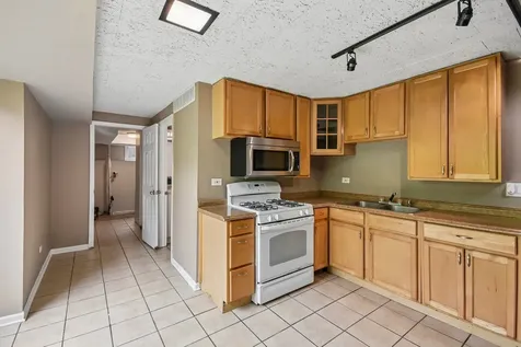 385 Anne Terrace Wheeling IL 60090