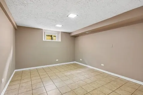 385 Anne Terrace Wheeling IL 60090