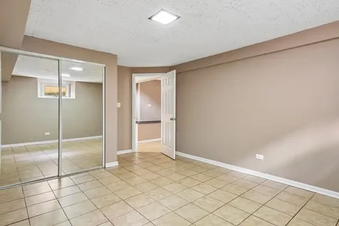 385 Anne Terrace Wheeling IL 60090