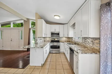 385 Anne Terrace Wheeling IL 60090
