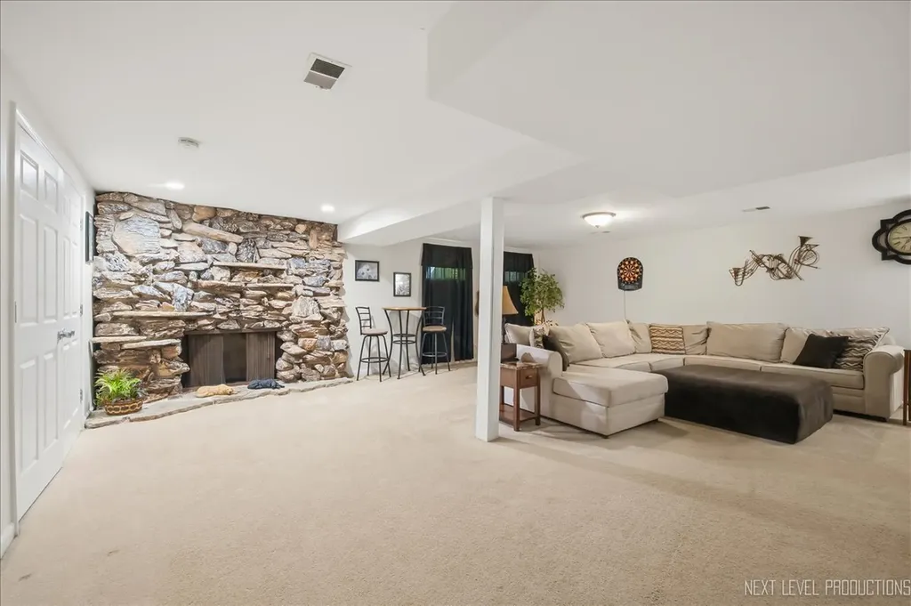 1N255 Prairie Avenue Glen Ellyn IL 60137