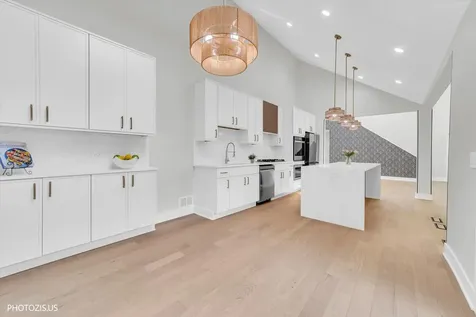 13 Chipping Campden Drive South Barrington IL 60010
